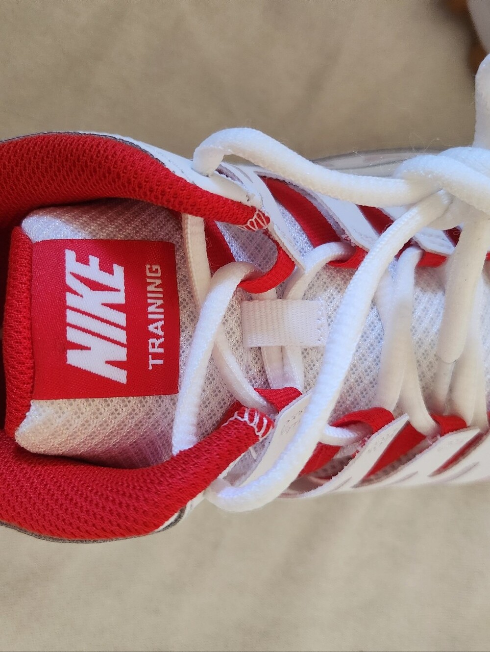 Nike‎ Reax 8 TR Mesh Sneakers Mens 9 White Red 621716-103 Walking Shoes NEW - Picture 7 of 14